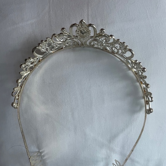 Tiara - Picture 5 of 6